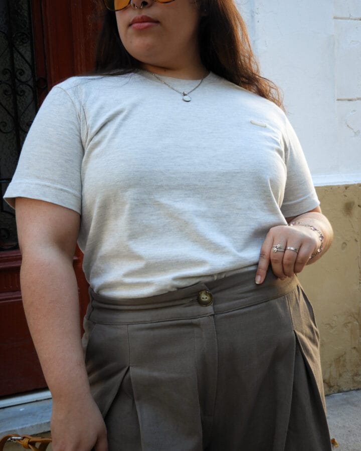 remera regular gris melange