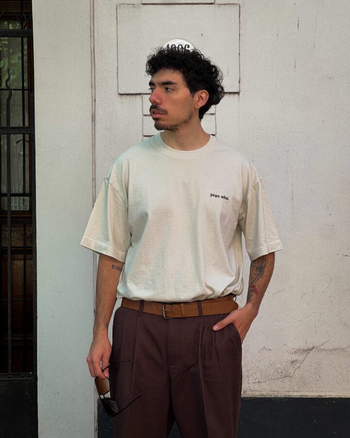 remera oversize off white